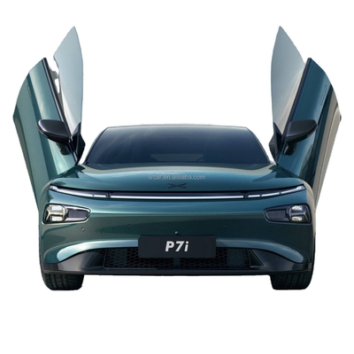 Xpeng P7 Ev 5-Sitzer Elektro-SUV-Auto mit dunkler Innenfarbe und Turbomotor