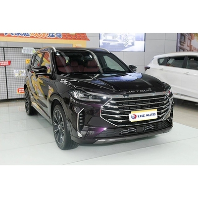 Der SUV von Chery Jetour X70 im Jahr 2024 mit elektrisch verstellbarer Heizung und Klappspiegeln