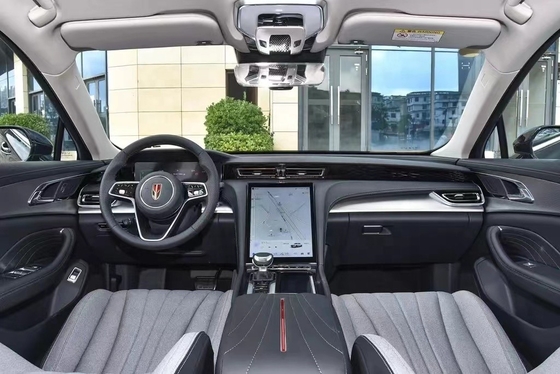 Chinesische mittelgroße Limousine HongQi H5 mit 4,1- bis 6-Liter-Motorkapazität und hoher Nachfrage