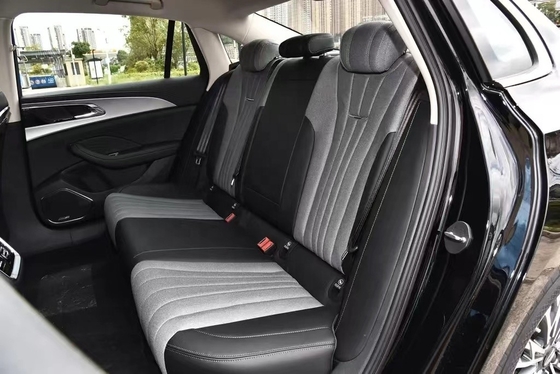 Chinesische mittelgroße Limousine HongQi H5 mit 4,1- bis 6-Liter-Motorkapazität und hoher Nachfrage