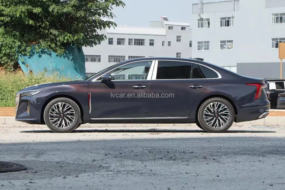 Chinesische mittelgroße Limousine HongQi H5 mit 4,1- bis 6-Liter-Motorkapazität und hoher Nachfrage