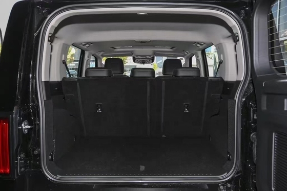 Monat 8 Spezielle Great Wall Motors Tank 300 Off-Road Fahrzeug mit robustem Metall-Dachträger
