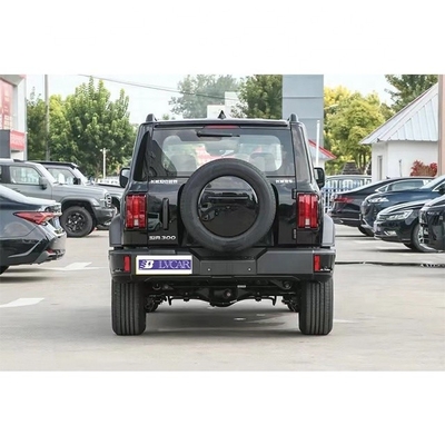 Monat 8 Spezielle Great Wall Motors Tank 300 Off-Road Fahrzeug mit robustem Metall-Dachträger