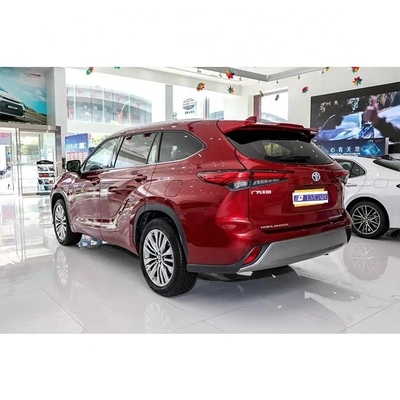 Erleben Sie die Zukunft des Fahrens mit dem Touchscreen des Toyota Highlander 2023