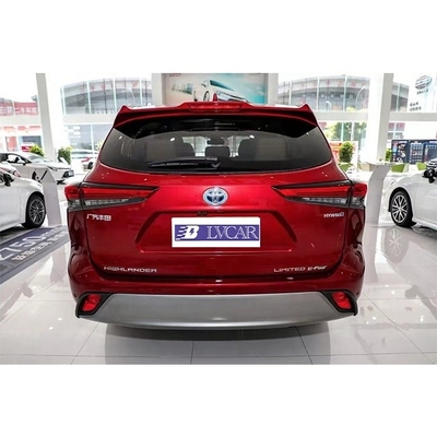 Erleben Sie die Zukunft des Fahrens mit dem Touchscreen des Toyota Highlander 2023