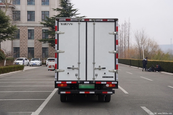 Weißer Elektro-Lkw 2 Sitzplätze 0,5 Stunden Ladezeit 55,7 Batteriekapazität 2023 Jahr