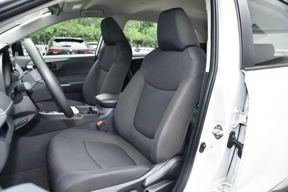 ACC-Kurssteuerung und Linkslenkslenkung im 2023 Toyota RAV4