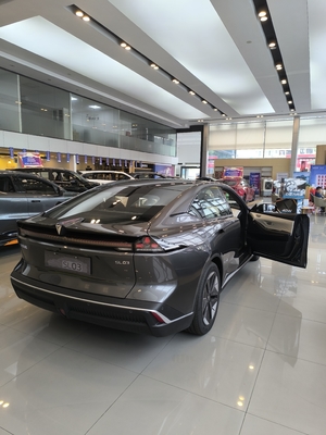 515-705km Kreuzfahrt Reichweite 100% Elektrofahrzeug Chang'an Shenlan SL03 Sportwagen