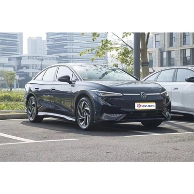 ID7 Die erste Limousine der Volkswagen ID-Serie mit 150 kW Maximalleistung und 45 Sitzplätzen