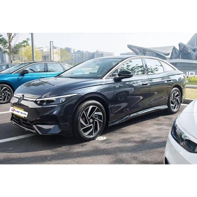 ID7 Die erste Limousine der Volkswagen ID-Serie mit 150 kW Maximalleistung und 45 Sitzplätzen