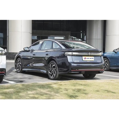 ID7 Die erste Limousine der Volkswagen ID-Serie mit 150 kW Maximalleistung und 45 Sitzplätzen