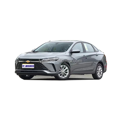 Elektro-Frontfenster und ESC 2022 Chevrolet Monza Hybrid mit dunklem Lederinterieur