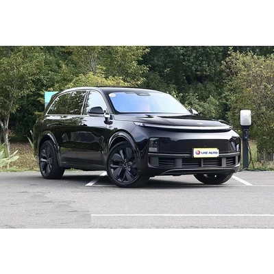 Li L8 Luxus-SUV mit elektrischem Fahrersitz und hellen Innenraum