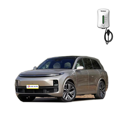 Li L8's schönster Großfamilien-SUV mit Ledersitzen und automatischer Klimasteuerung.