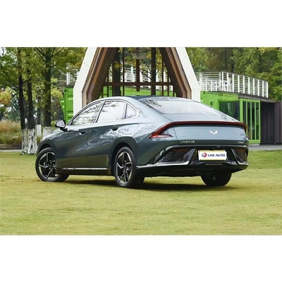 Langstrecken-Lithiumbatterie Wuling Starlight Hybrid Limousine A-Klasse 5 Sitzplätze Energiefahrzeug