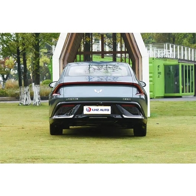 Langstrecken-Lithiumbatterie Wuling Starlight Hybrid Limousine A-Klasse 5 Sitzplätze Energiefahrzeug