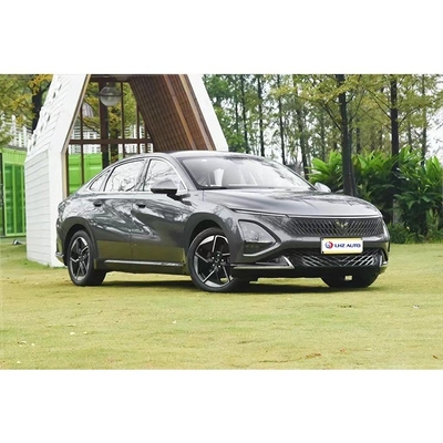 Erleben Sie Luxus mit der 2024 Starlight Hybrid Limousine von Wuling 5 Türen 5 Sitzplätze Perfektion