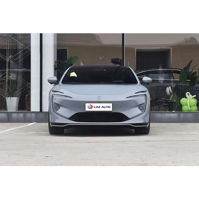 Erleben Sie die Kraft des 2024 Avatar 12 Top 5-Sitzer SUV mit 3,9s Beschleunigung.