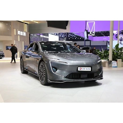 Avatr 12 2024 ist ein hochmodernes Luxus-Elektro-SUV mit 650 km Reichweite.