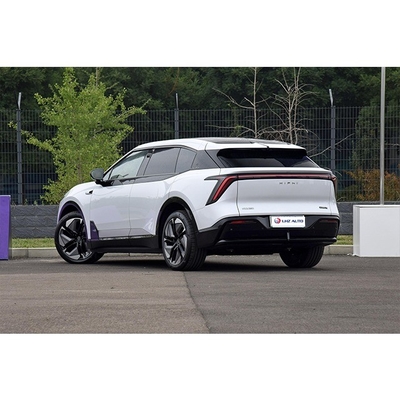 Entdecken Sie die Kraft des 100% elektrischen SUV mit 650 km Reichweite und 7,1 Sekunden Beschleunigung