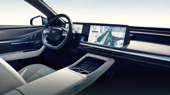 Xpeng P7 Ev 5-Sitzer Elektro-SUV-Auto mit dunkler Innenfarbe und Turbomotor