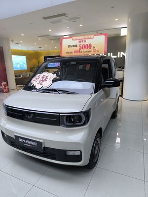 Linkslenken Wuling Mini-Elektroauto mit maximaler Geschwindigkeit von 100 km/h und 4 Sitzplätzen 120km