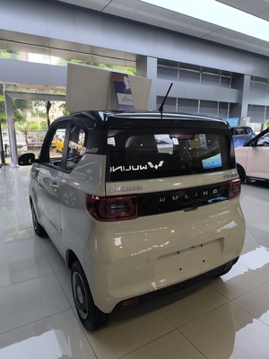 Linkslenken Wuling Mini-Elektroauto mit maximaler Geschwindigkeit von 100 km/h und 4 Sitzplätzen 120km