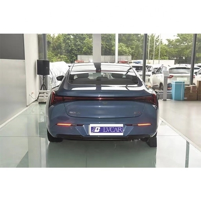 Nezha S Das Elektrofahrzeug 2024 mit Auto-Entertainment-System und fortschrittlichen Funktionen