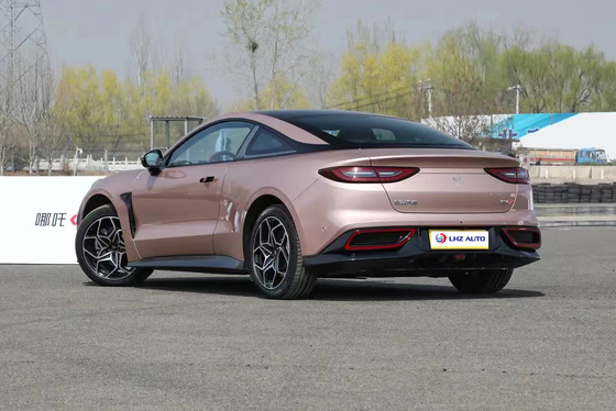 2023 Nezha GT's State-of-the-Art 100% Elektro Sportwagen mit 3.7s 4WD Beschleunigung