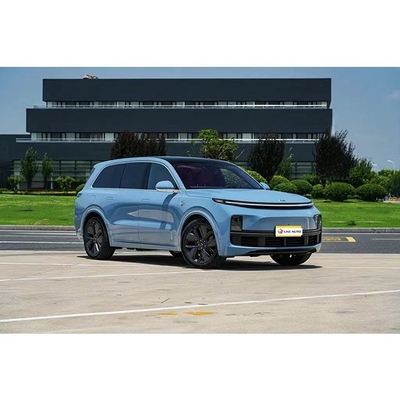 SUV Mittel- bis Groß Luxusmodell LiXiang L9MAX Energieanschluss in Hybrid-Elektrofahrzeug