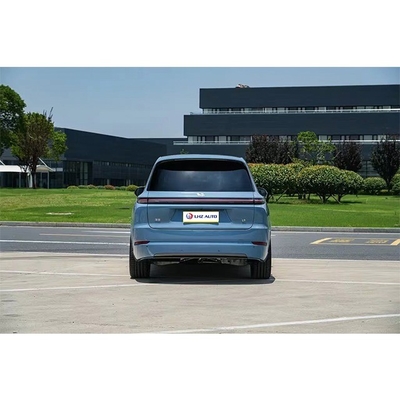 SUV Mittel- bis Groß Luxusmodell LiXiang L9MAX Energieanschluss in Hybrid-Elektrofahrzeug