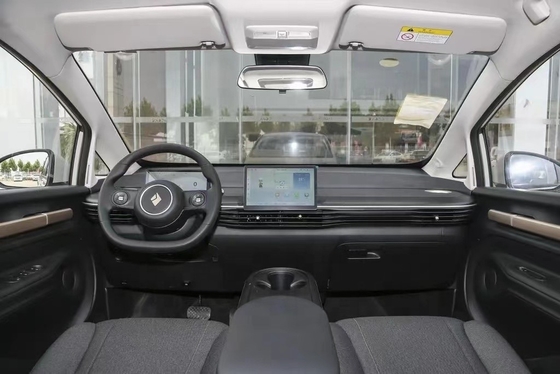 Linkslenkslenken Wuling Baojun beliebter und erschwinglicher Fünf-Tür-Fünf-Sitzer-Hatchback