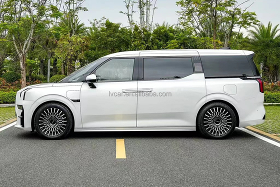 ZEEKR 009 6-Sitzer Luxus-MPV mit 116 kWh Batteriekapazität und 0,5 Stunden Ladezeit