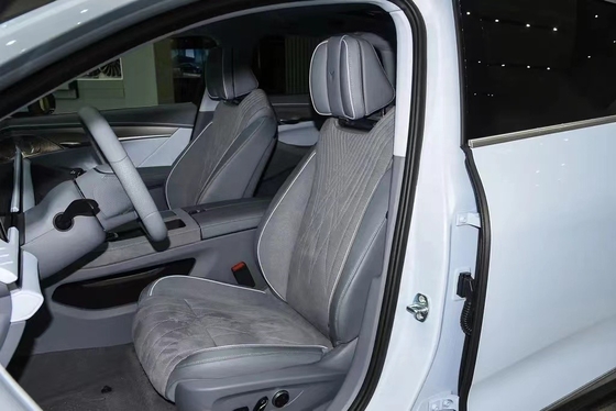 Vorstellung des Voyah Chasing Light Eine 5-Türer 5-Sitzer Limousine mit 4,1-6L Motorkapazität