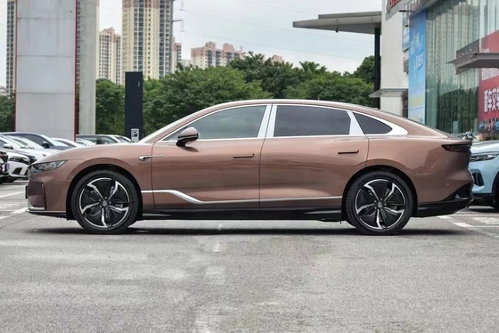 Vorstellung des Voyah Chasing Light Eine 5-Türer 5-Sitzer Limousine mit 4,1-6L Motorkapazität