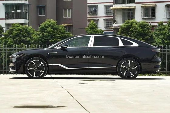 Lassen Sie die Kraft von Voyah Automobiles Top-Energie-Fahrzeug mit 5 Türen und 5 Sitzen frei