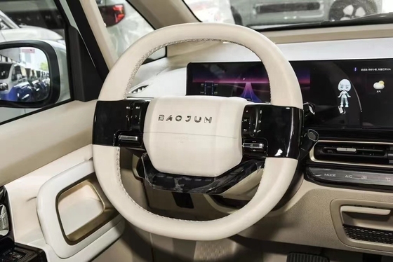 Touchscreen Wuling Baojun Viertürer Fünf-Sitzer-Energiefahrzeug mit 4 Vorwärtsverschiebungen