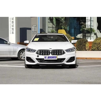BMW 840i 2023 Hochleistungswagen mit vier Türen und elektrischem Heckfenster