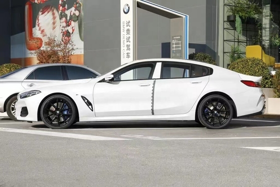 BMW 840i 2023 Hochleistungswagen mit vier Türen und elektrischem Heckfenster