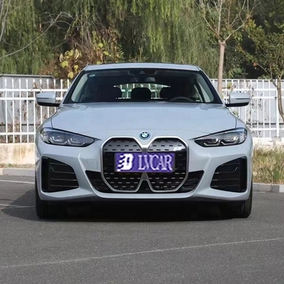 BMW i4 Das mit ABS ausgestattete Energie-Luxus-Performance-Fahrzeug, das bei den Käufern ein Hit ist.